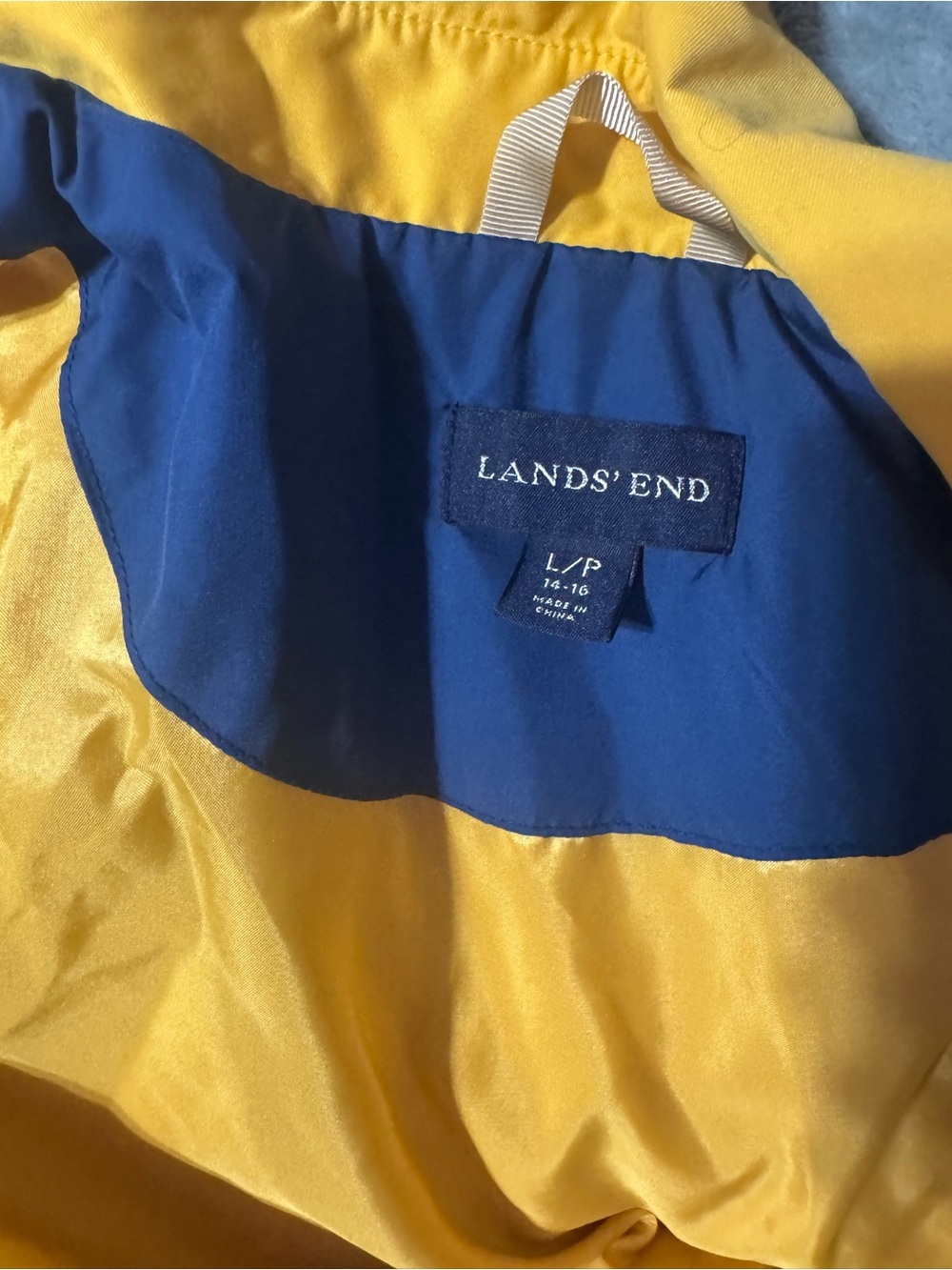 Lands’ End Yellow Rain Jacket Large Petite LP Lightweight Zip Snap Coat - Picture 4 of 5